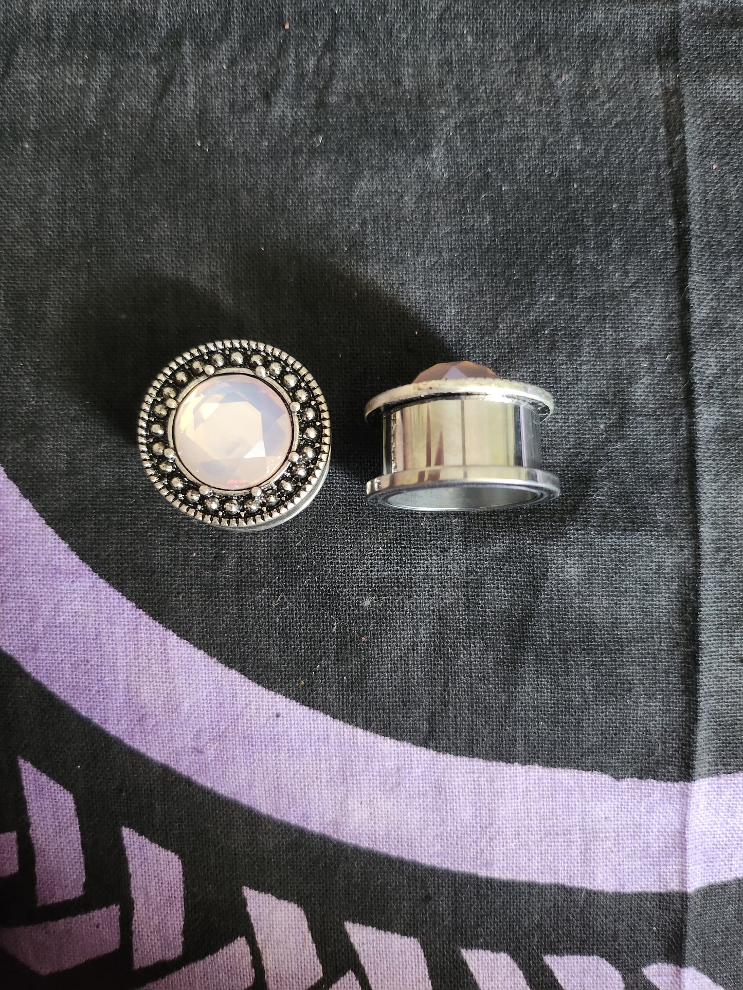 Pink stone centered gage. Pair. 3/4".
