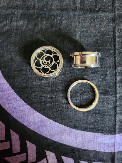 7/8" 22mm Ohm flower metal gages.